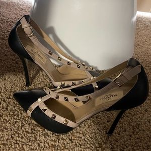 Valentino Garavani 👠’s 100% Authentic